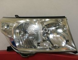 LAND CRUISER VXR HEAD LAMP USED FOR SALE. for sale in Qatar