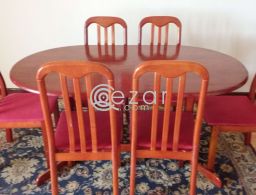 Dining Table with 6 Chairs for sale in Qatar