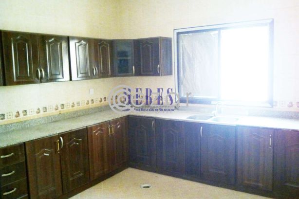 7 Bedroom Compound Villa in Ain Khaled photo 1
