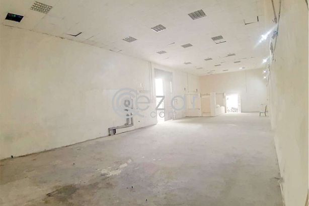 General Store for rent in Industrial area (300 SQM Approximately). photo 5