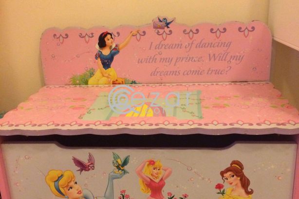 Disney Princesses wooden toy storage box and seat photo 2