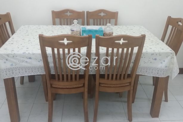 Dining Table for sale. photo 1