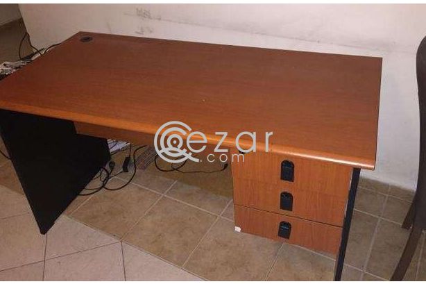 Study Table very good condition photo 1