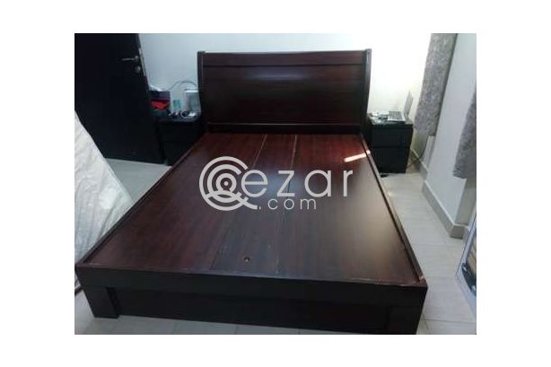 QUEEN SIZE BED WITH MATRESS & Side drawers photo 2