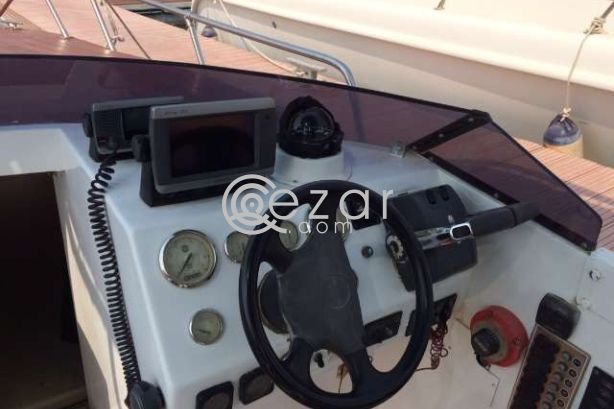 Boat with Touch screen GPS Garmin, Garmin VHF Marine radio photo 4
