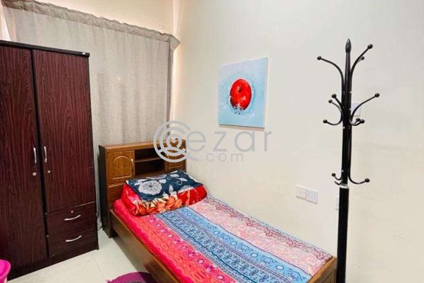 Sharing room bed space near sana signal , bank street , souk waqif , national museum photo 12