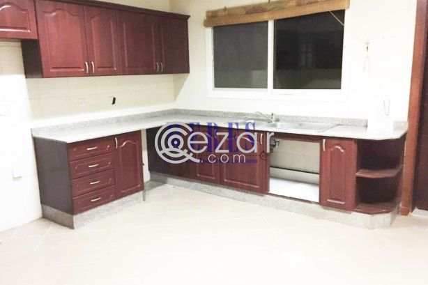 1 BHK Flat in Abu Hamour photo 8