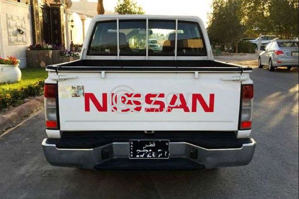 Nissan Pick up photo 3