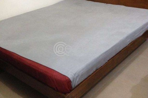 Bed - king size - 180cm x 210cm photo 2