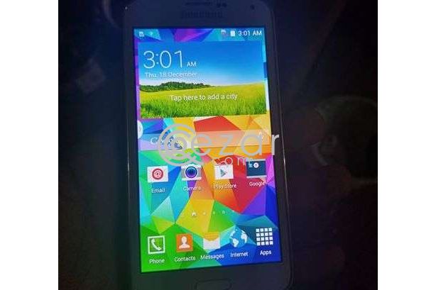 Samsung Galaxy S5 32GB white colour photo 2