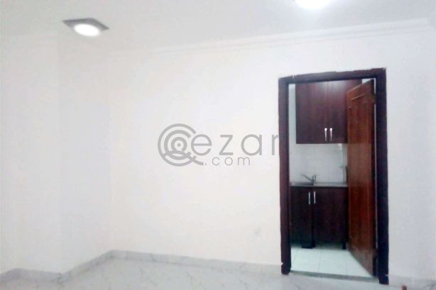 "Spacious Studio Room for Rent in Al Duhail" photo 5