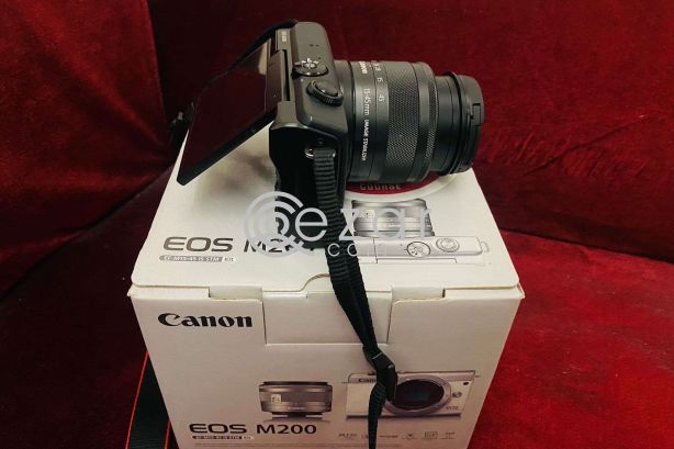 Canon Camera EOS M200 camera for Sale photo 1