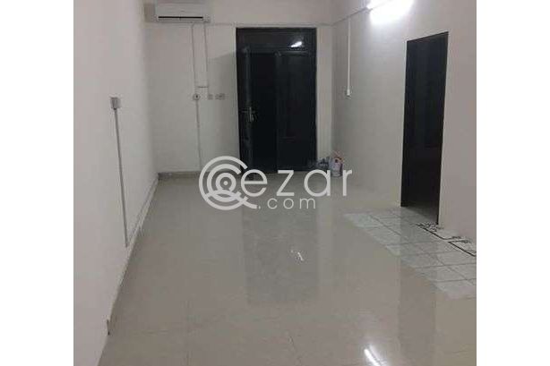 Excellent 1BHK available in al hilal for families photo 3