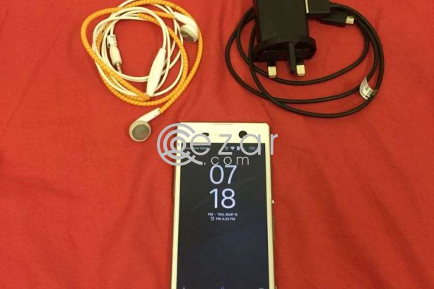 Sony xperia m5 dual with full accessories photo 2