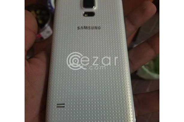 Samsung Galaxy S5 32GB white colour photo 3
