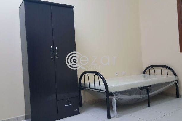 Immedeatly available Furnished Executive bachelor's shared room photo 1