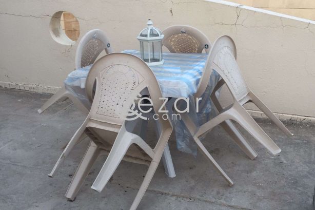 4 chairs with Table photo 1