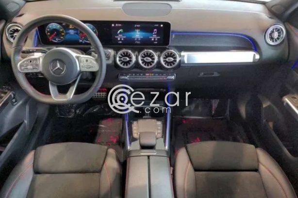 2021 Mercedes-Benz GLB 250 Base 4MATIC photo 2