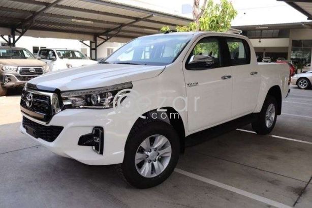 2020 Toyota Hilux Revo Double Cab G photo 3