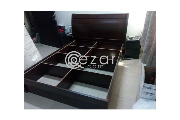 QUEEN SIZE BED WITH MATRESS & Side drawers photo 3