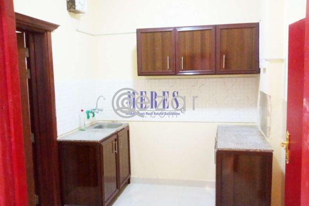 2 BHK Unfurnished in Abu Hamour photo 2